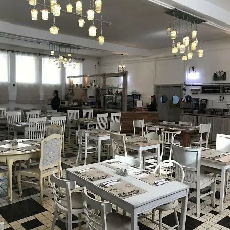 Aranylabda Panzio * Szeged